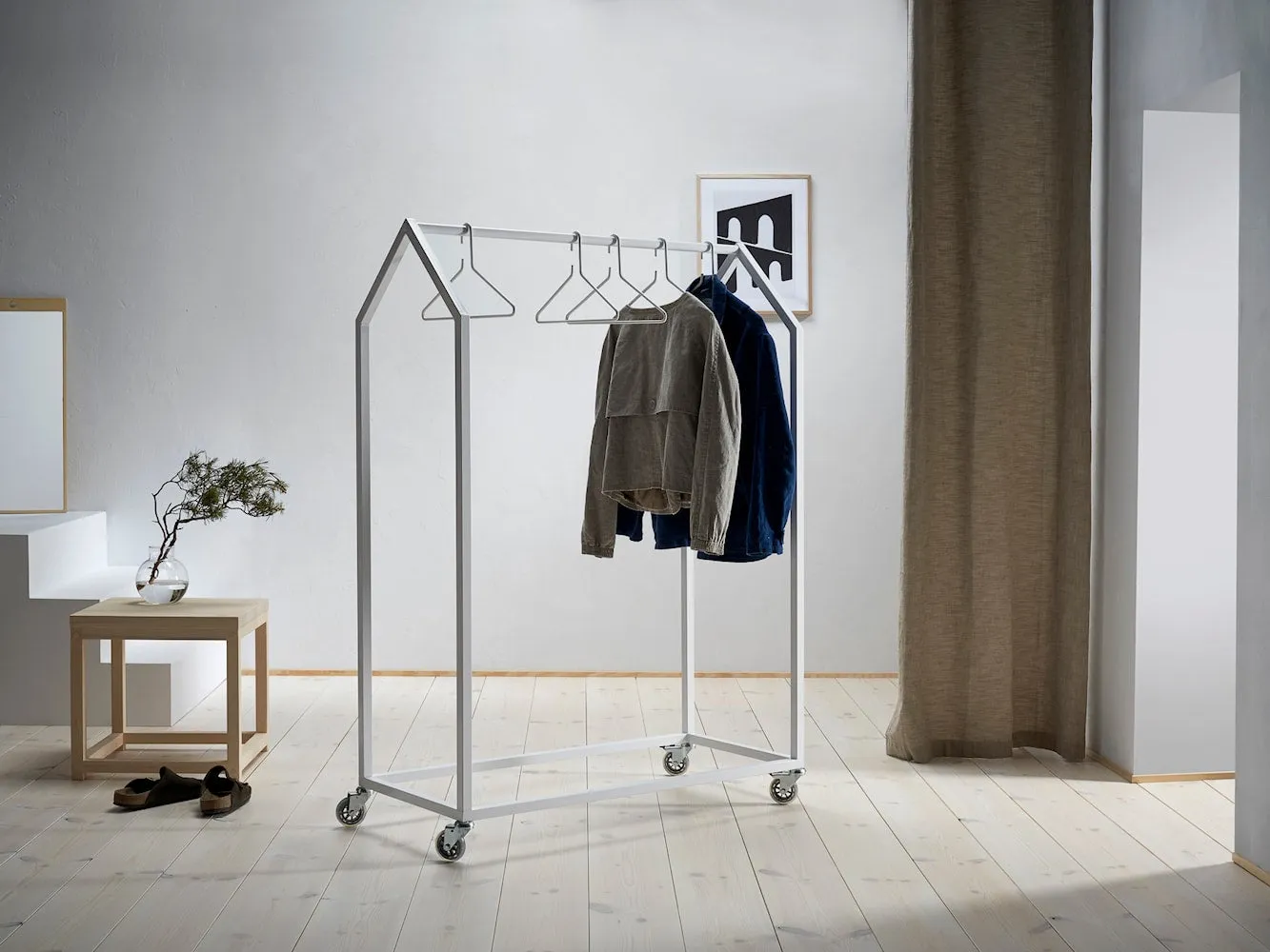 Essem Design Clothing House, White