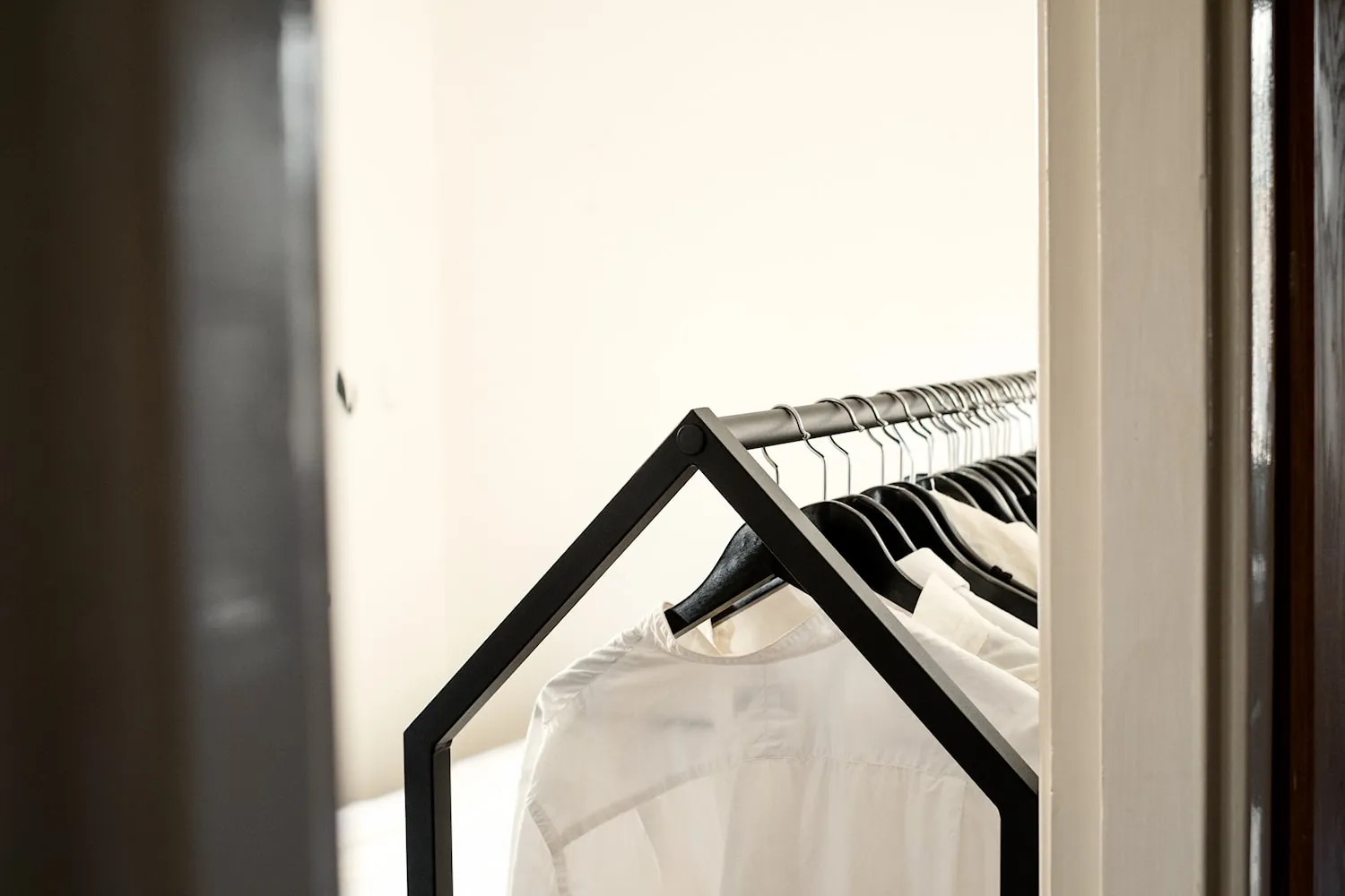 Essem Design Clothing House, White
